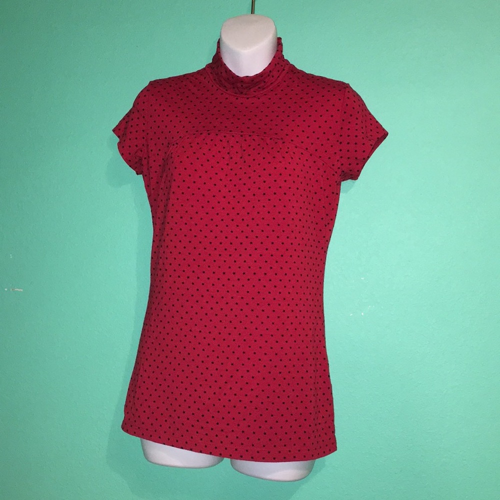 Red/black star printed shirt size Medium